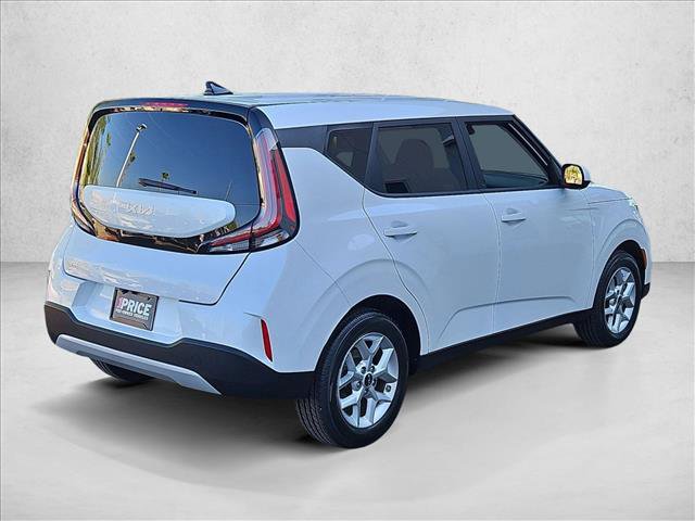 Used 2024 Kia Soul LX w/ Option Group 015 FWD image 5