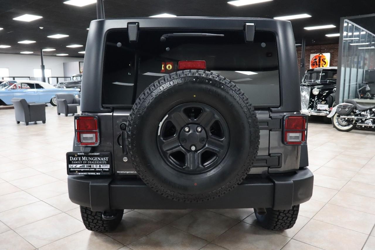 Used 2018 Jeep Wrangler Sport w/ Connectivity Group AWD/4WD image 5