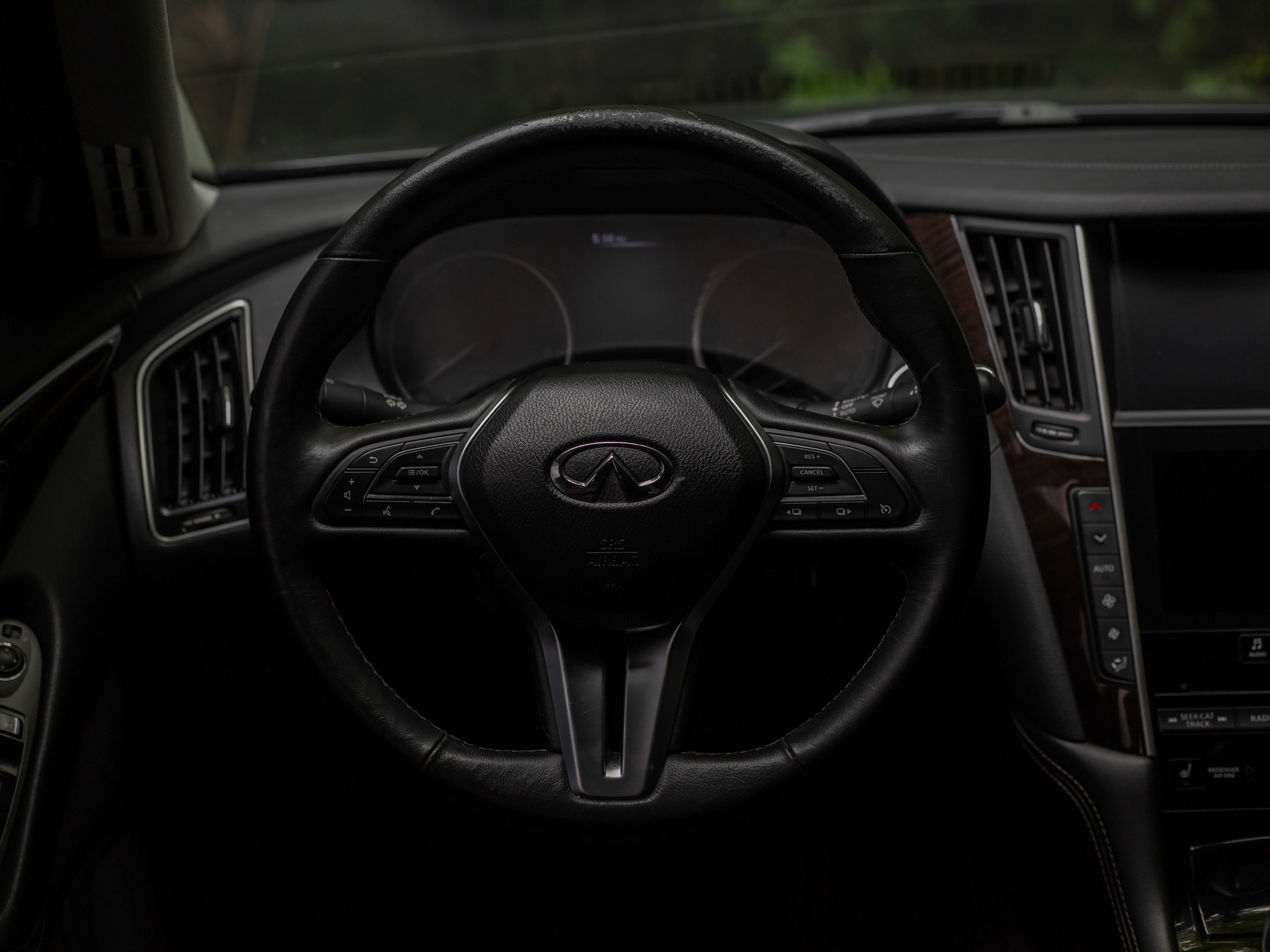 Used 2019 INFINITI Q50 Luxe w/ Essential Package (3.0T Luxe) image 6