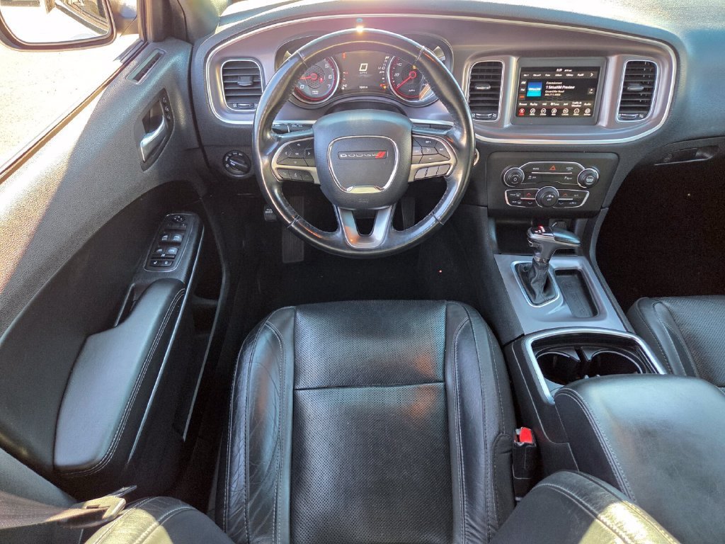 Used 2019 Dodge Charger SXT w/ Leather Interior Group RWD image 16