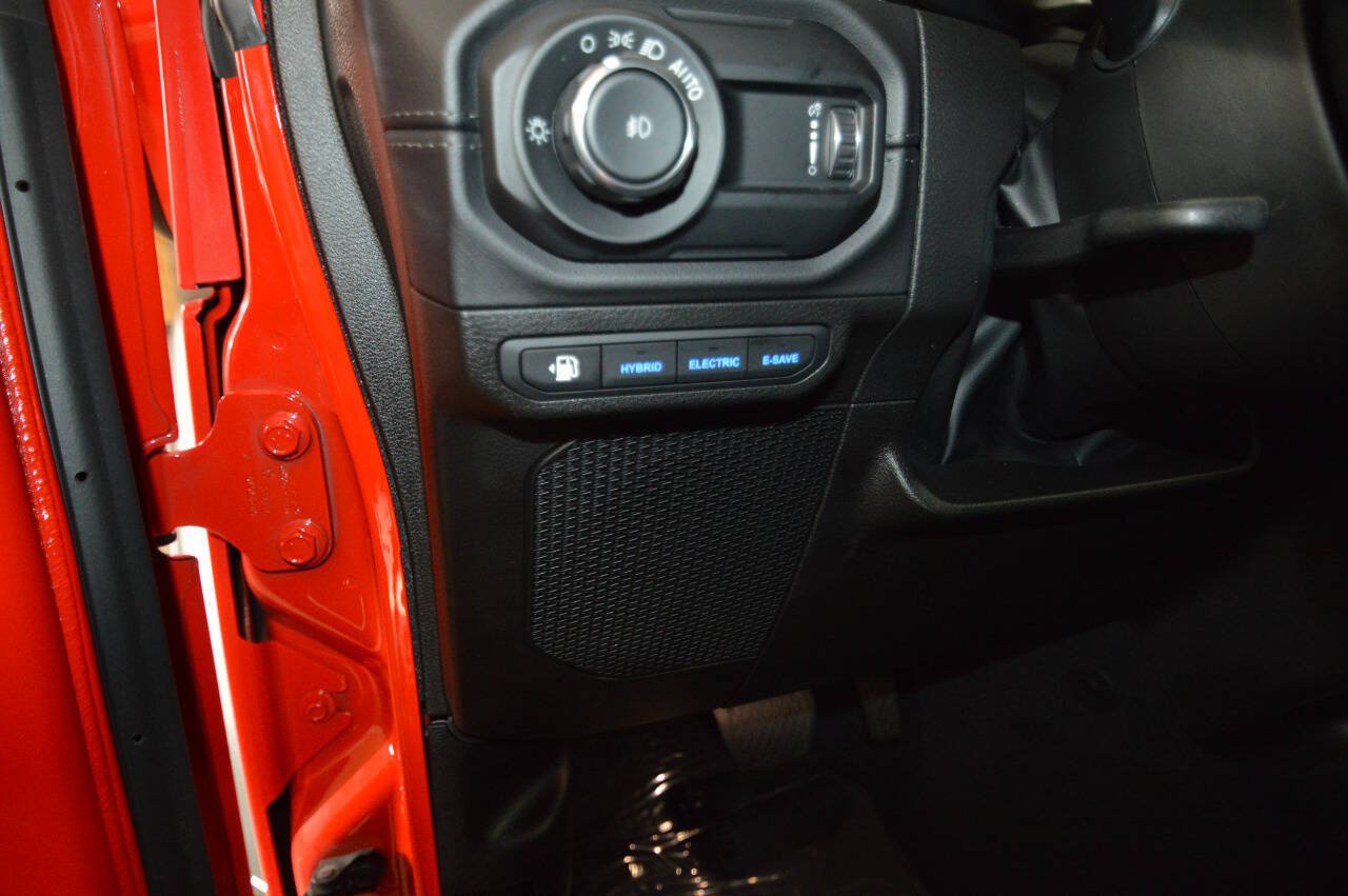 Used 2025 Jeep Wrangler Unlimited Rubicon 4xe w/ Safety Group AWD/4WD image 37
