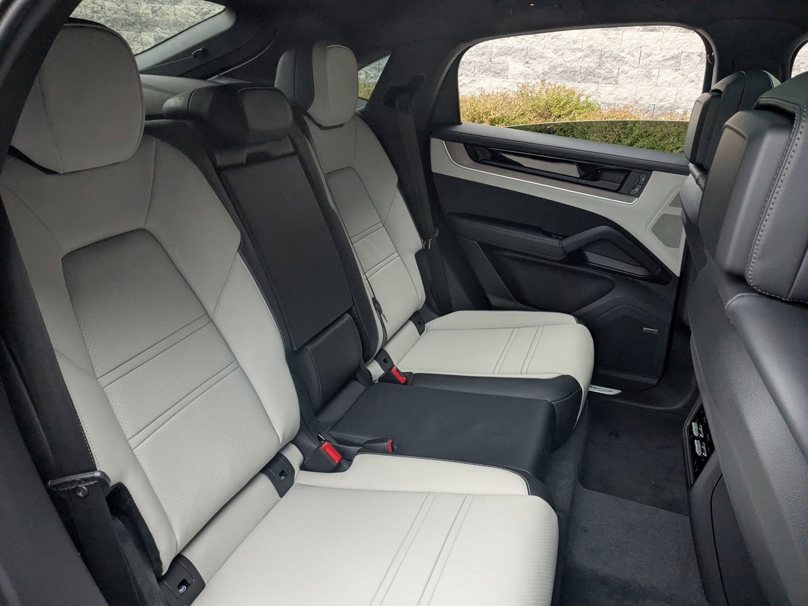 New 2026 Porsche Cayenne S image 25