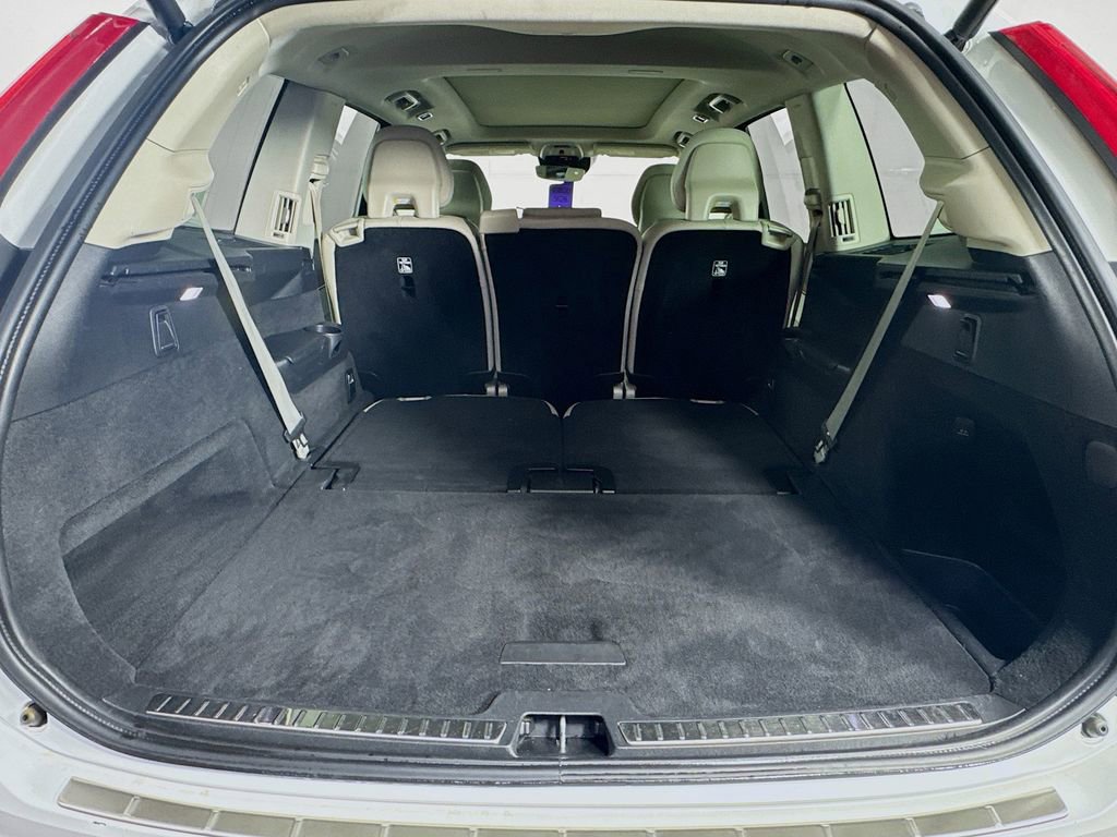 Used 2021 Volvo XC90 T6 Momentum image 31