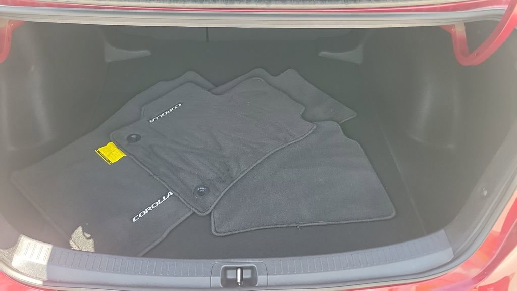 Certified 2024 Toyota Corolla SE FWD image 9