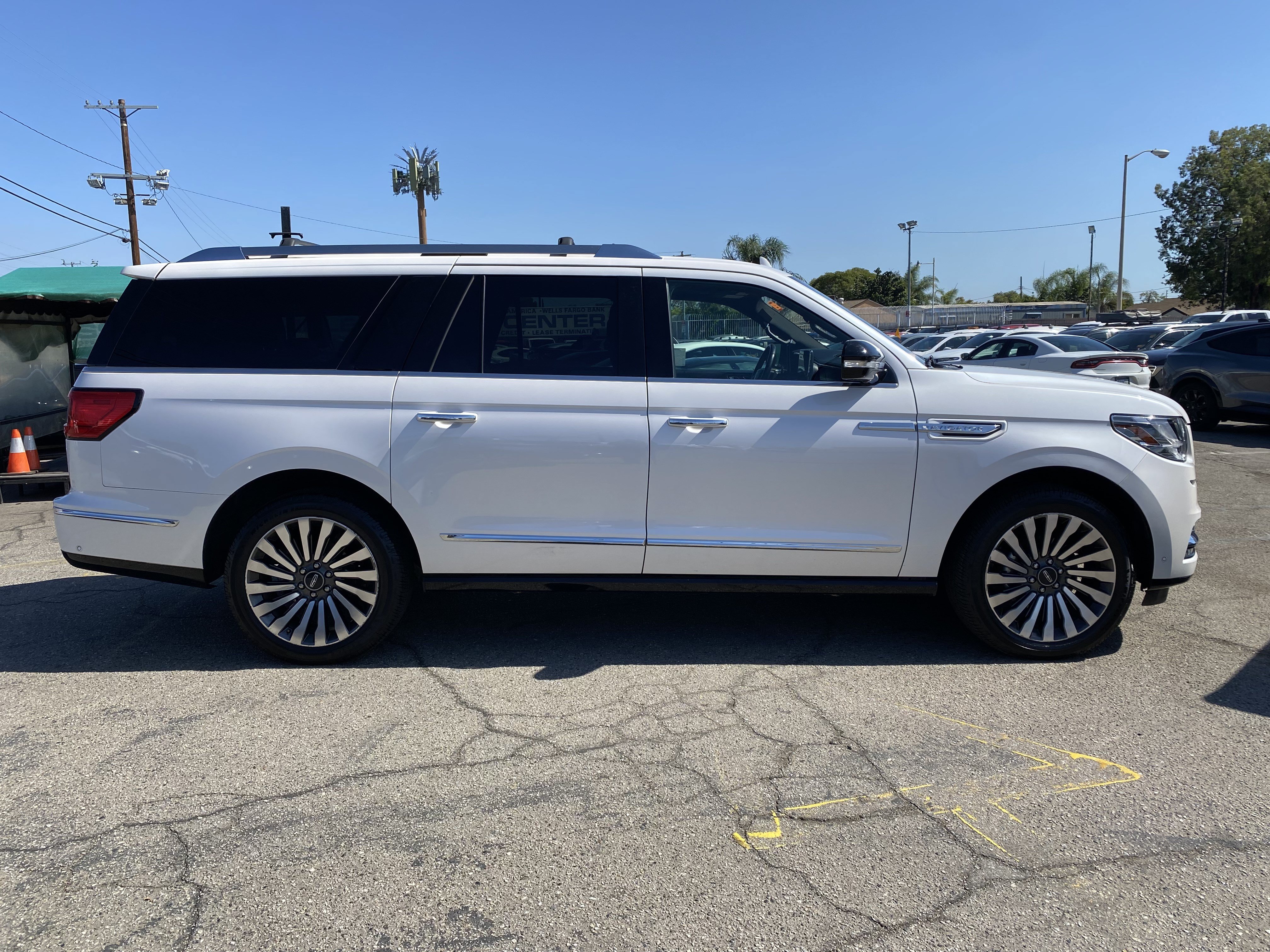 Used 2018 Lincoln Navigator L Reserve w/ Technology Package AWD/4WD image 8