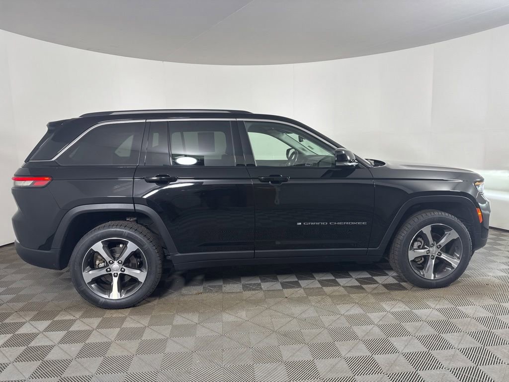 Used 2023 Jeep Grand Cherokee Limited AWD/4WD image 6