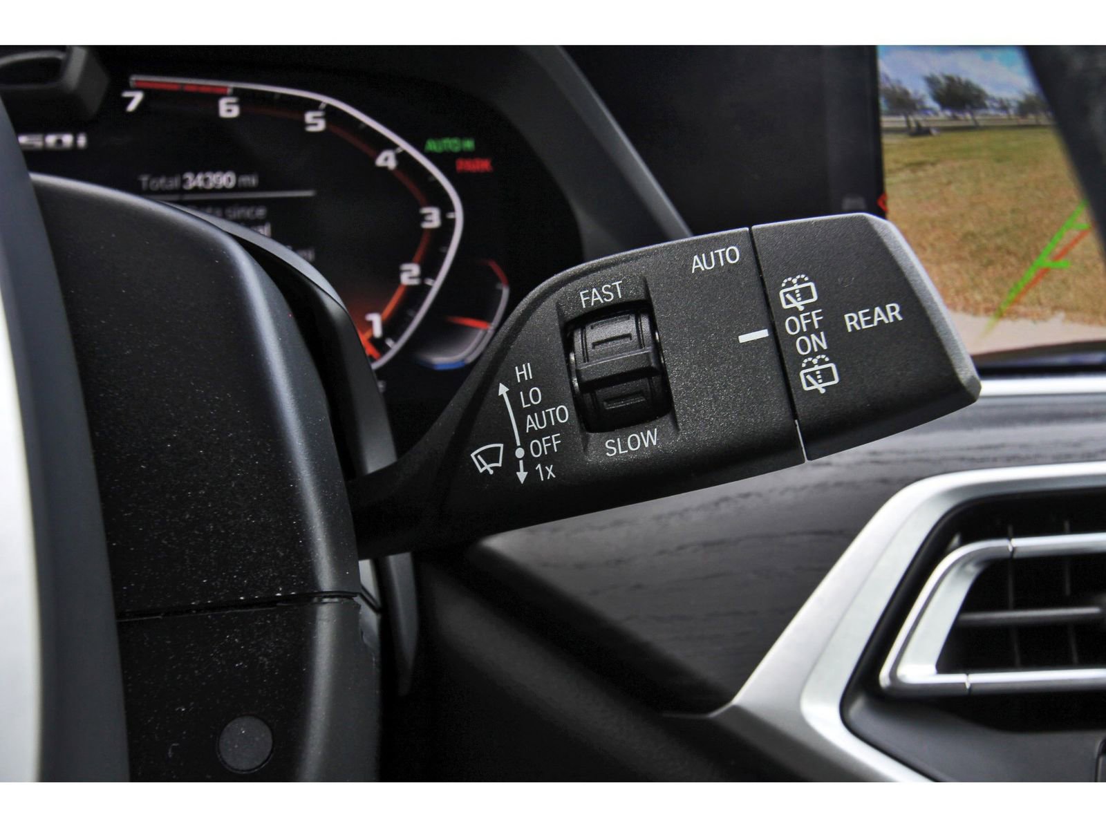 Used 2022 BMW X7 M50i w/ Dynamic Handling Package image 22