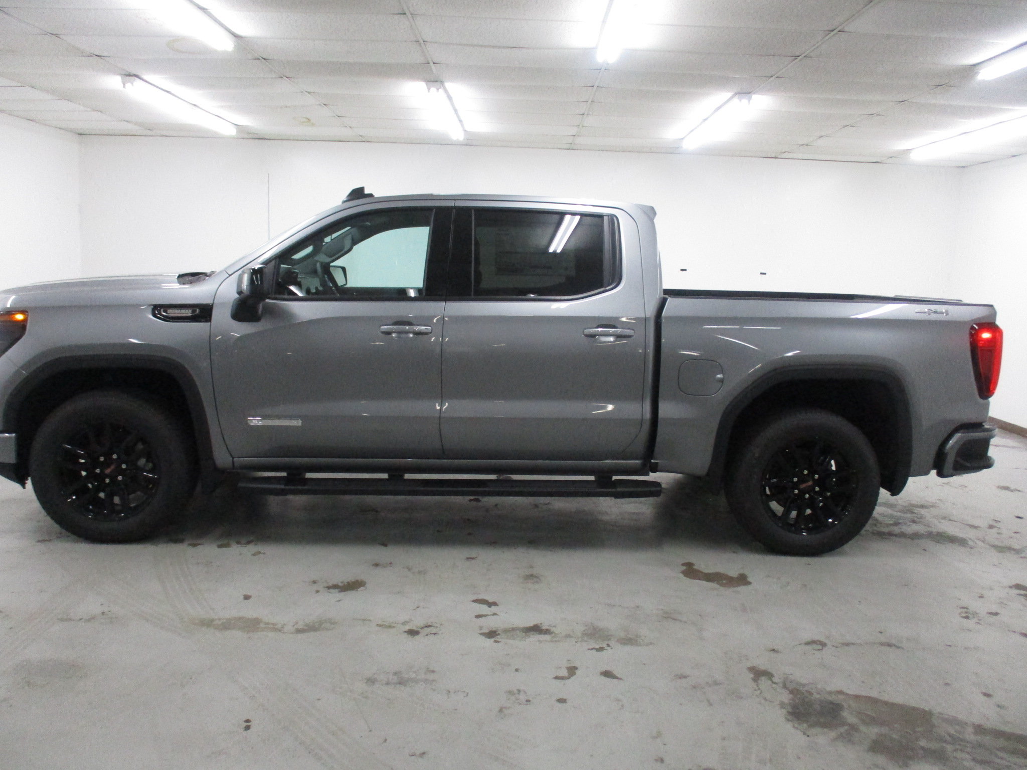 New 2026 GMC Sierra 1500 Elevation w/ Elevation Premium Package AWD/4WD image 15
