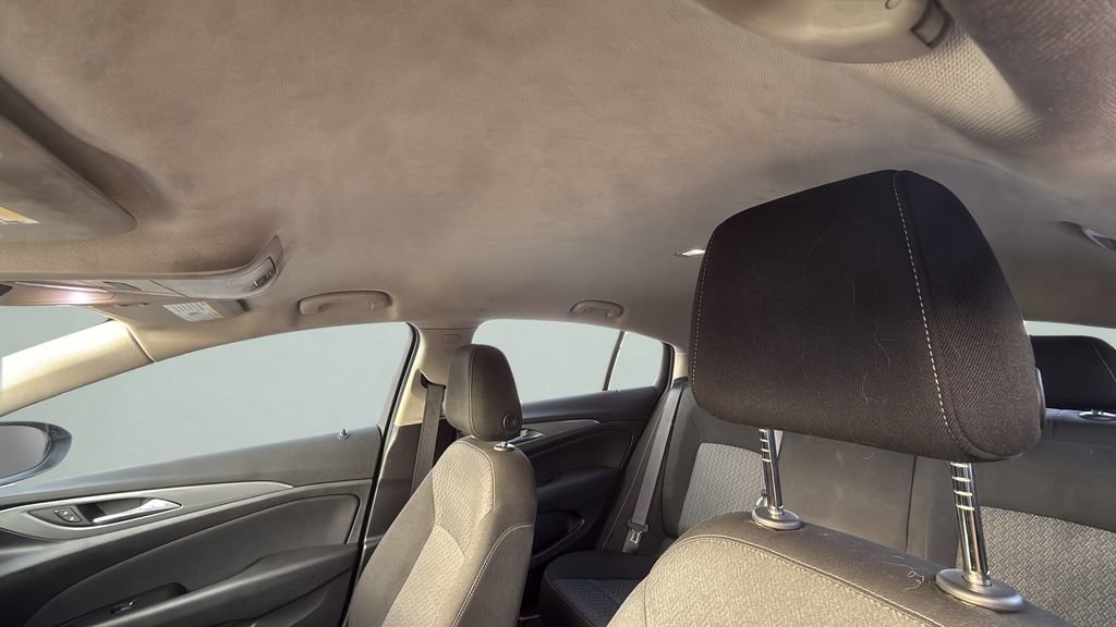 Used 2018 Buick Regal Preferred image 11