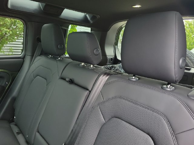 New 2026 Land Rover Defender 110 S AWD/4WD image 13