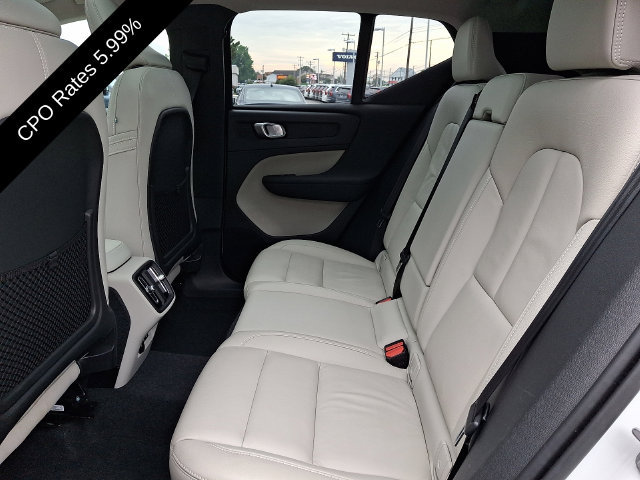Certified 2024 Volvo XC40 B5 Ultimate w/ Climate Package AWD/4WD image 12