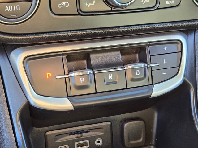 Used 2024 GMC Terrain SLT image 25