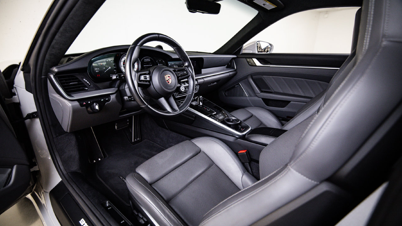 Certified 2025 Porsche 911 Turbo S AWD/4WD image 4
