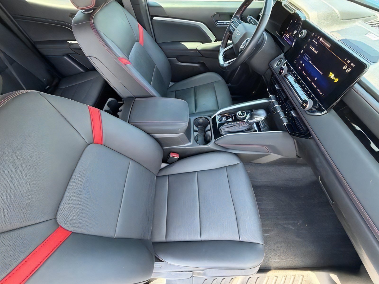 Used 2023 Chevrolet Colorado Z71 w/ Z71 Convenience Package 2 AWD/4WD image 10