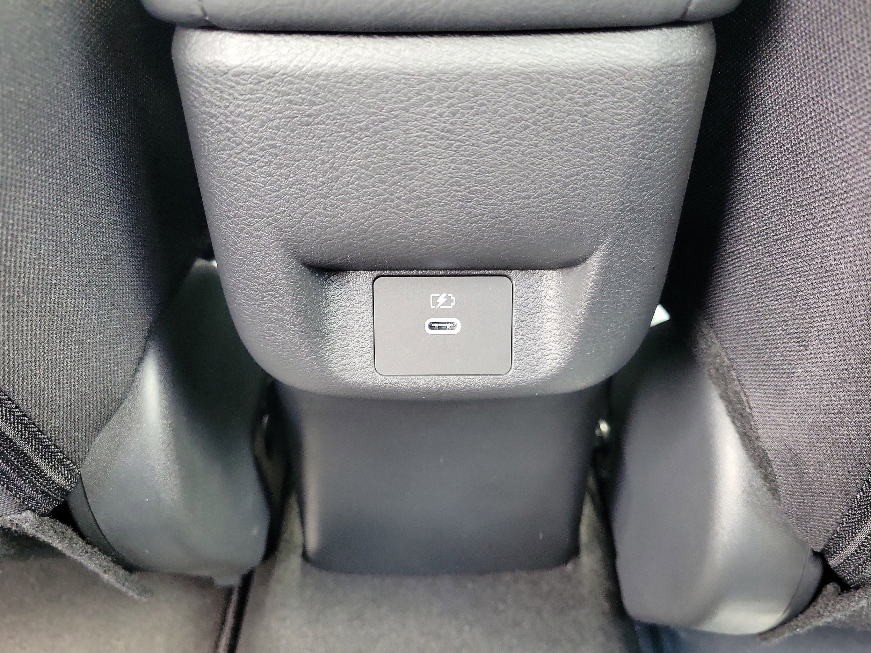 New 2025 Nissan Versa SV w/ Trunk Package FWD image 9