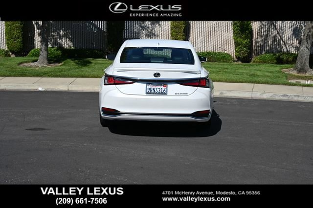 Certified 2025 Lexus ES 300h w/ Premium Package FWD image 5