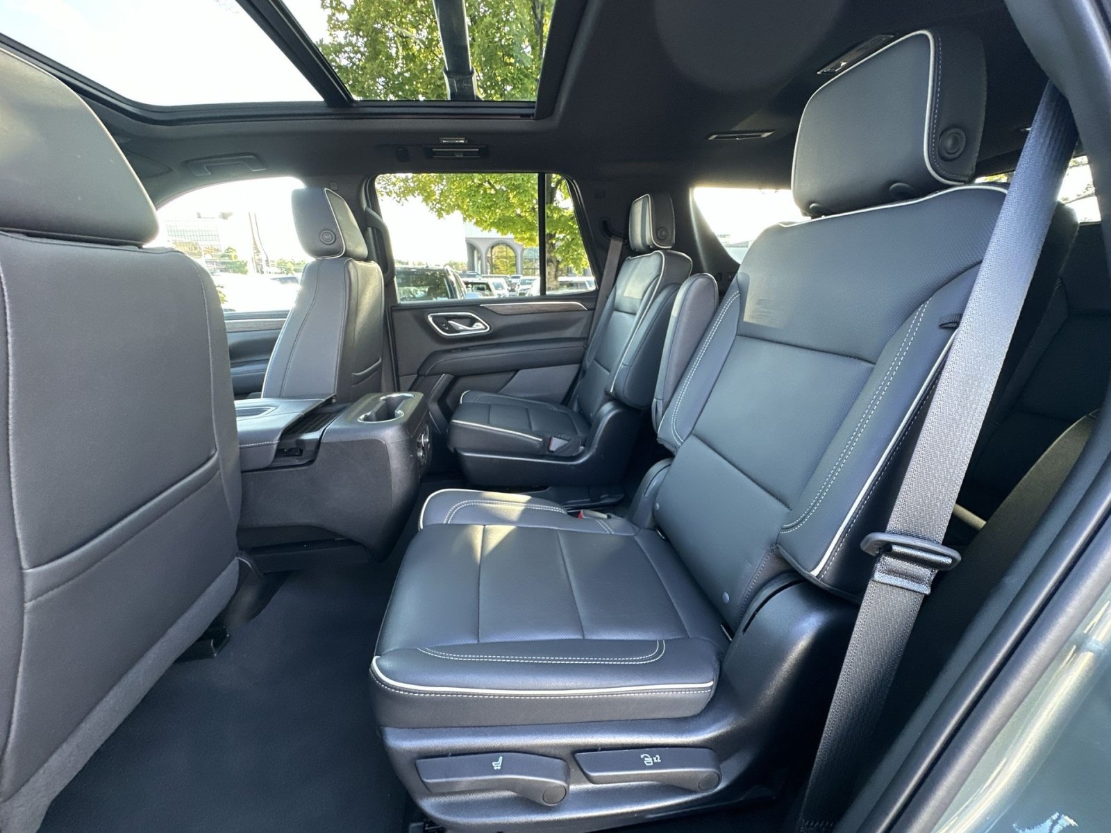 Used 2023 Chevrolet Tahoe Premier w/ Premium Package 2 AWD/4WD image 25
