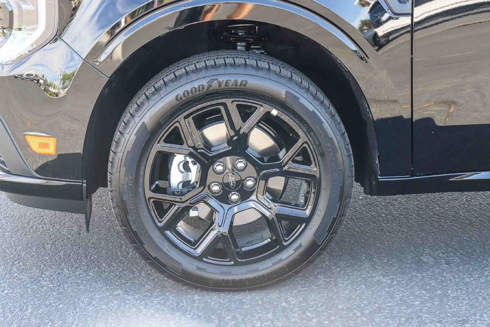 New 2026 Ford Maverick Lobo AWD/4WD image 10