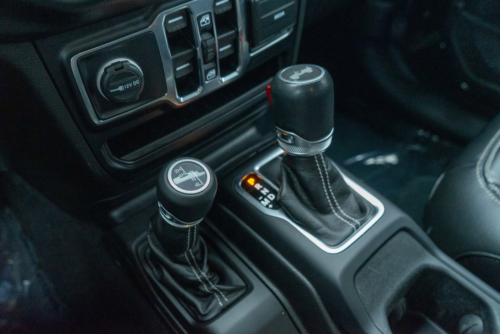 Used 2022 Jeep Wrangler Unlimited Sahara w/ Cold Weather Group image 21