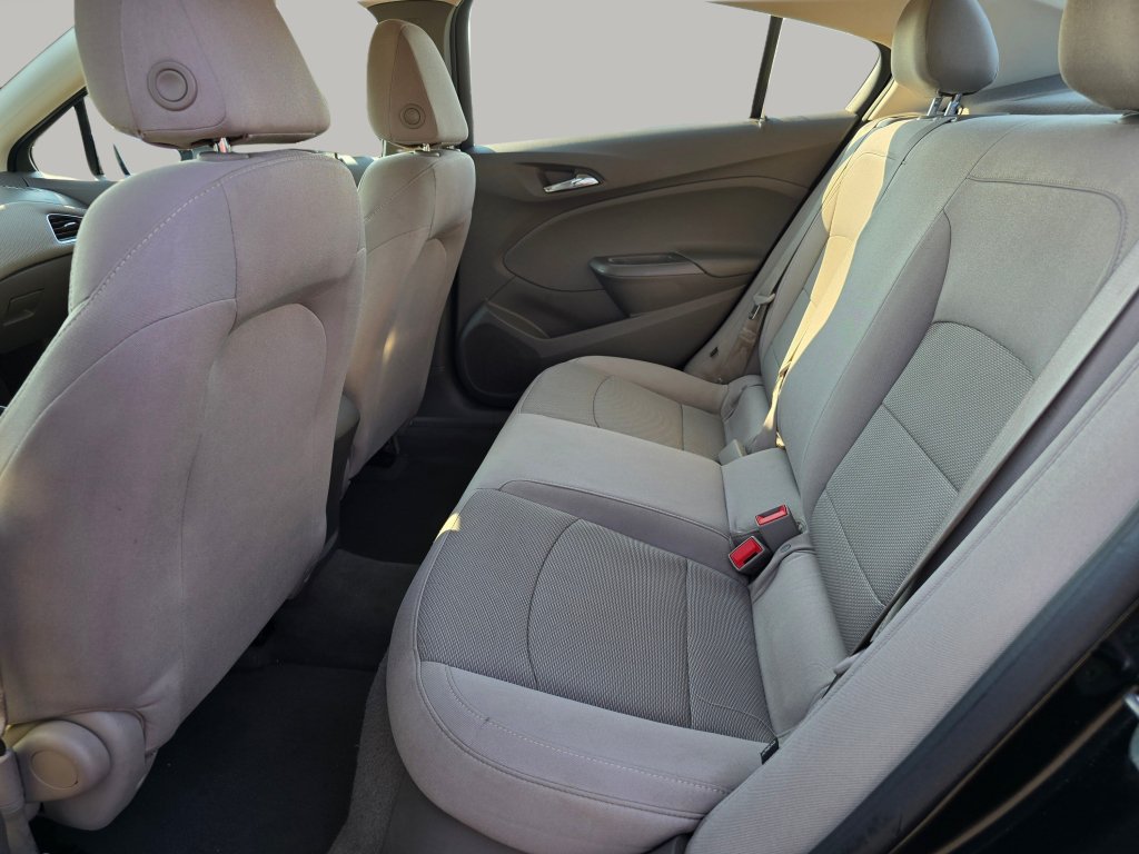 Used 2017 Chevrolet Cruze LS FWD image 38