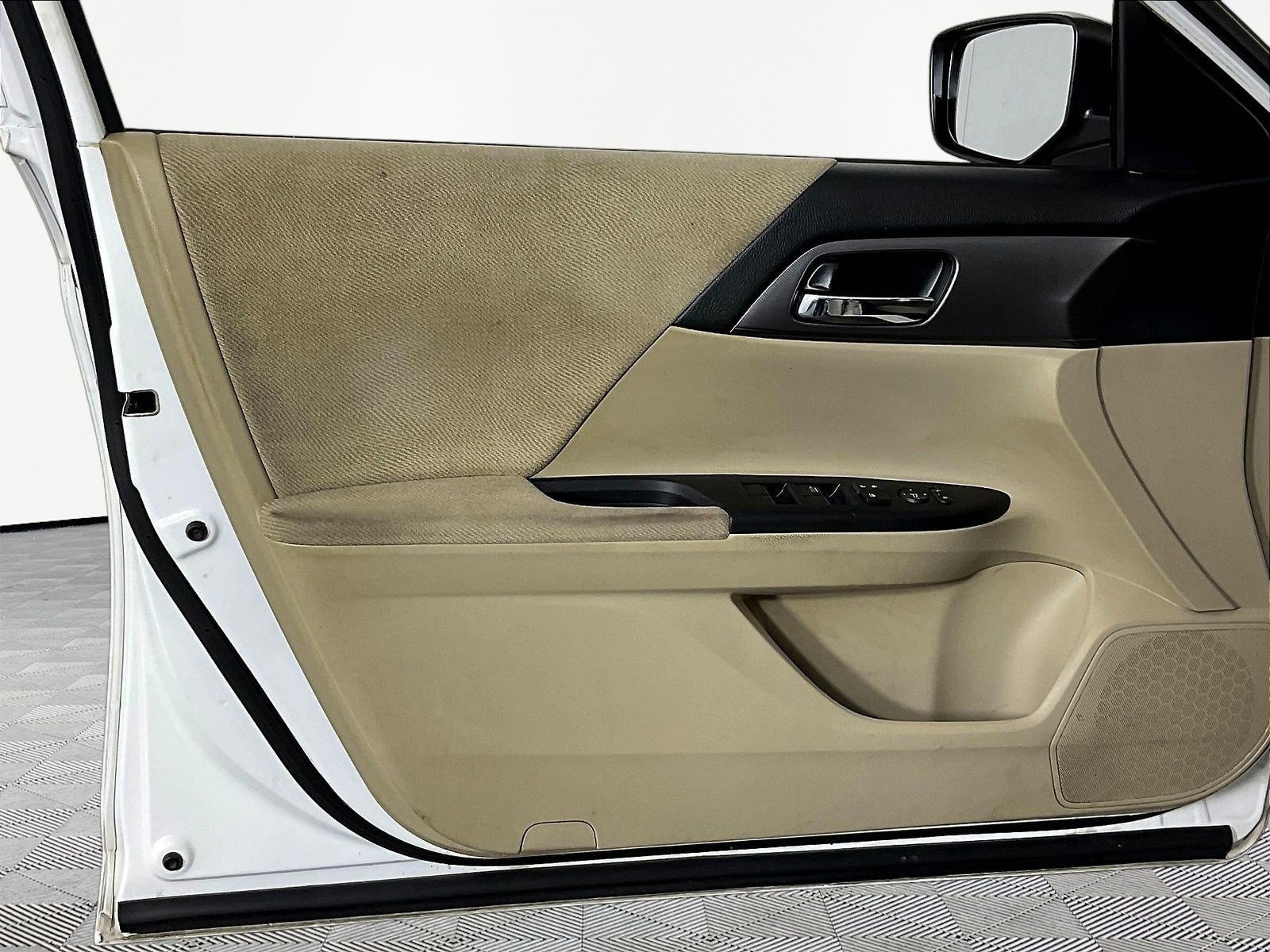 Used 2013 Honda Accord LX image 19