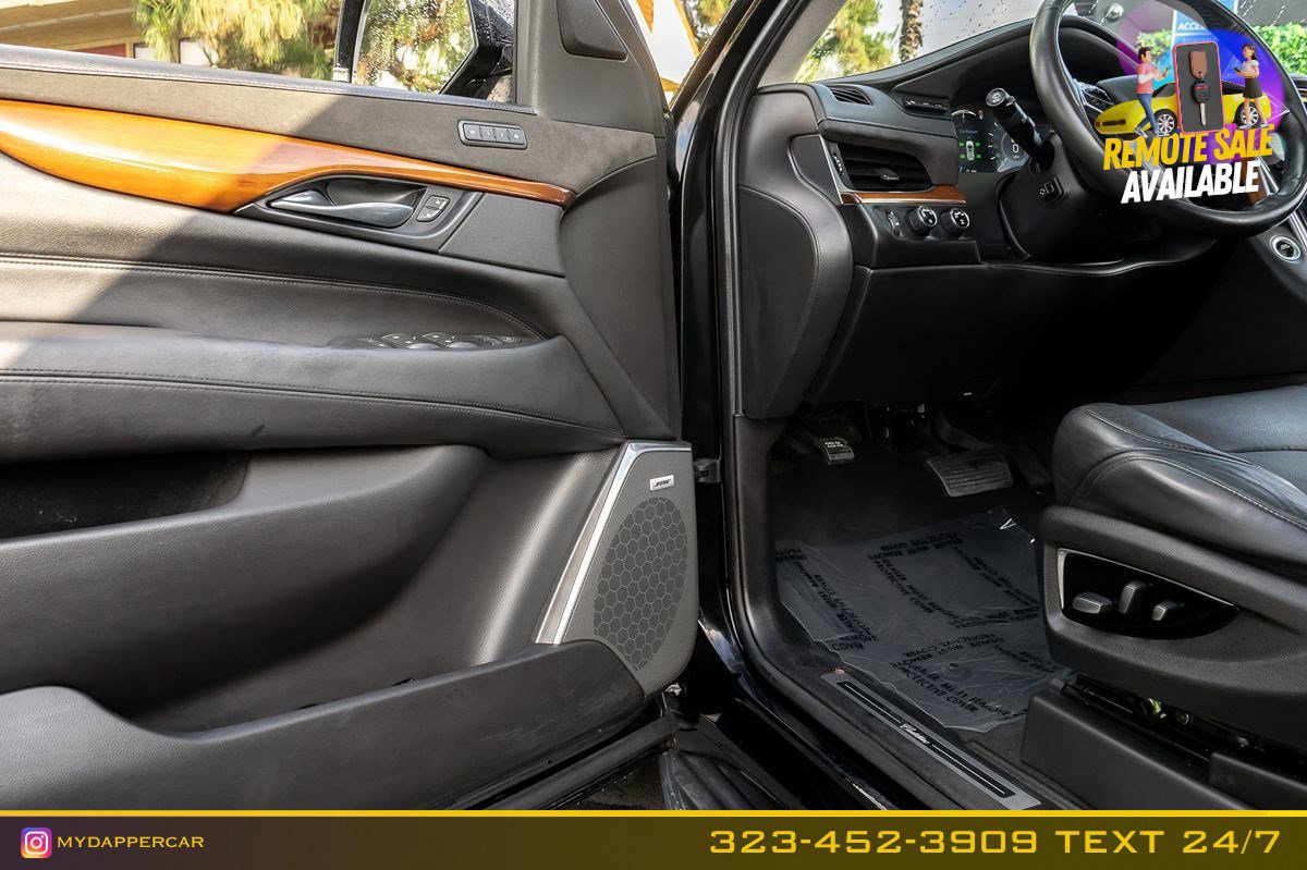 Used 2019 Cadillac Escalade ESV Luxury image 11
