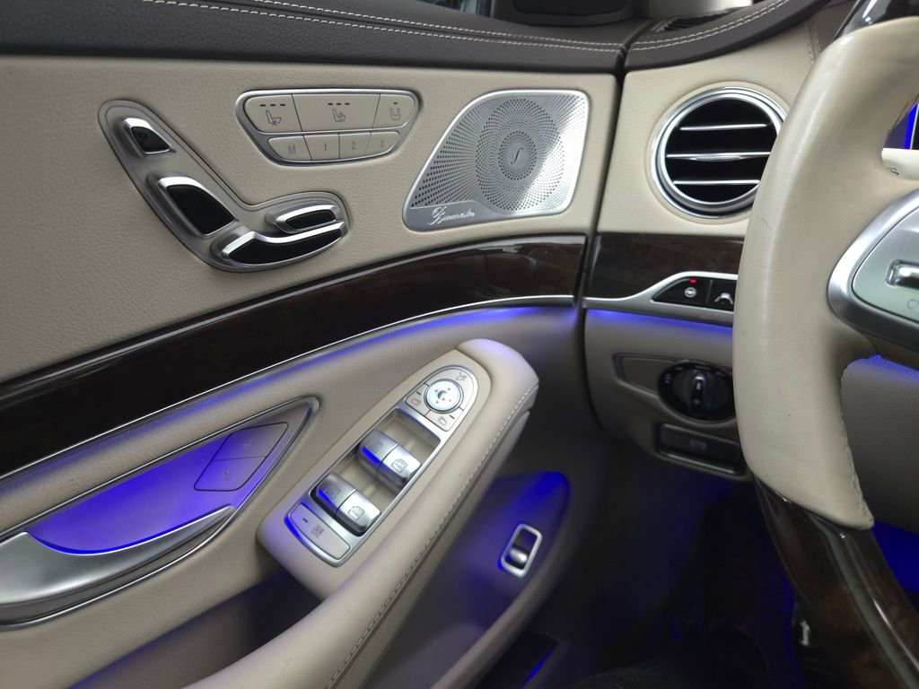 Used 2020 Mercedes-Benz S 560 4MATIC Sedan image 32