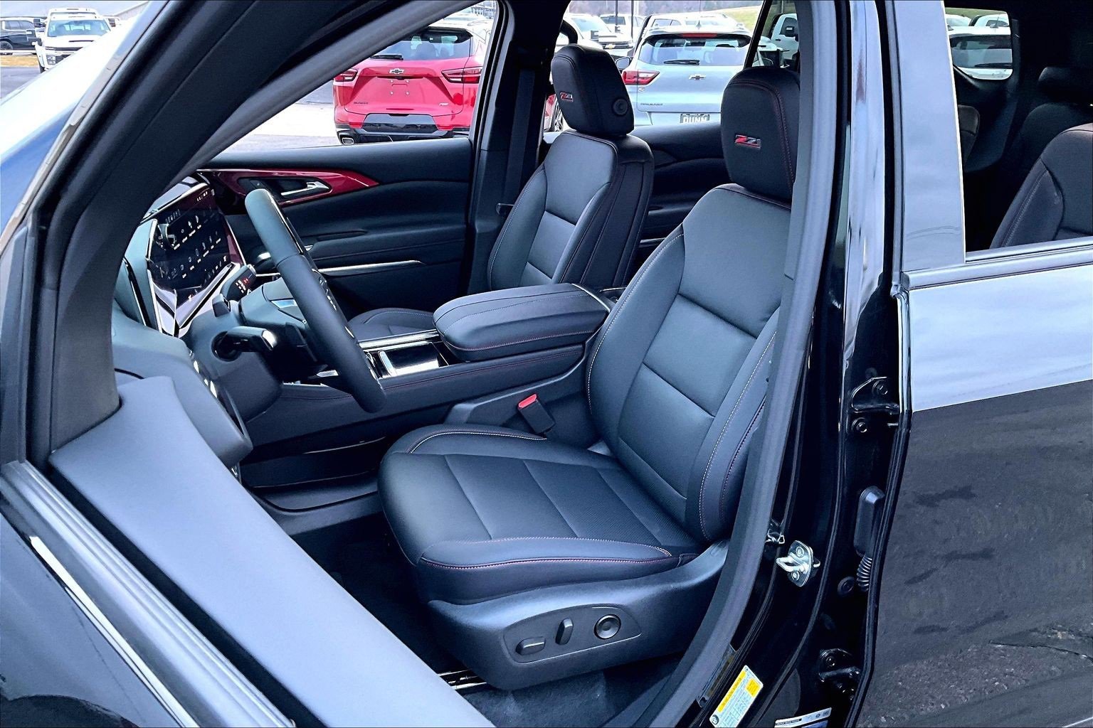 New 2026 Chevrolet Traverse Z71 w/ Enhanced Driving Package image 9