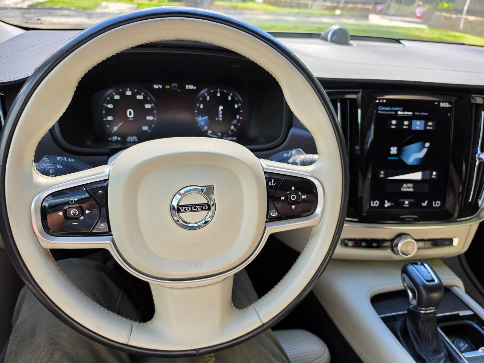 Used 2017 Volvo V90 T6 Cross Country AWD/4WD image 14