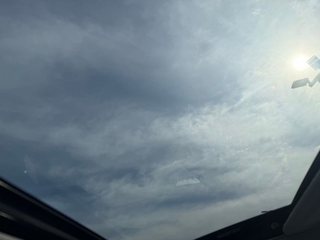 Used 2023 Hyundai Elantra Limited FWD image 9