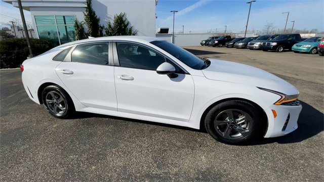 Used 2022 Kia K5 LXS image 3