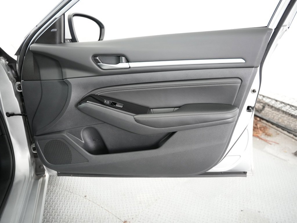 Used 2023 Nissan Altima 2.5 SV w/ SV Premium Package FWD image 47
