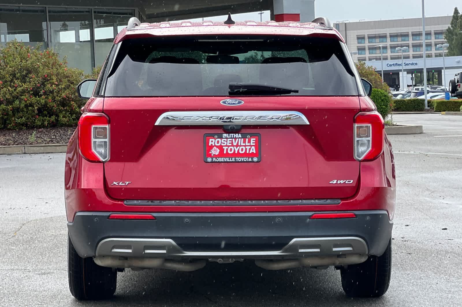 Used 2021 Ford Explorer XLT w/ Equipment Group 202A AWD/4WD image 8