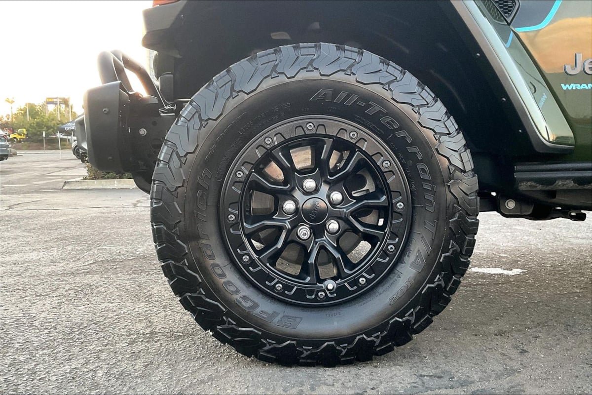 Used 2023 Jeep Wrangler Unlimited Rubicon 4xe AWD/4WD image 9