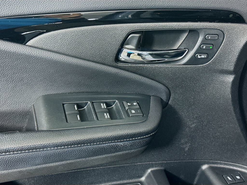 Certified 2022 Honda Pilot Touring image 17