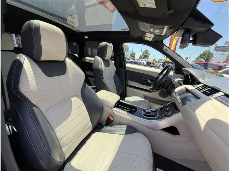 Used 2018 Land Rover Range Rover Evoque HSE Dynamic AWD/4WD image 34