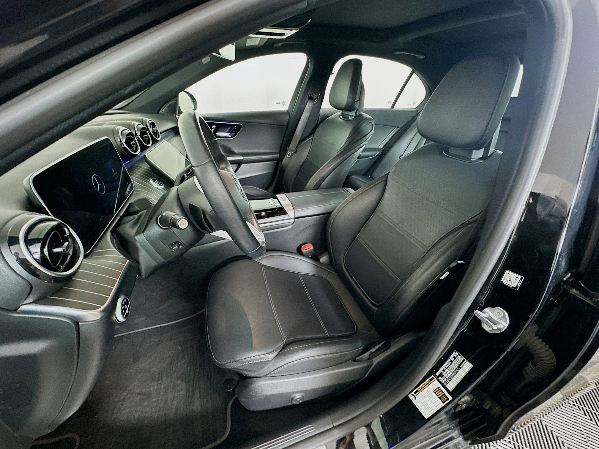 Used 2023 Mercedes-Benz C 300 Sedan image 13