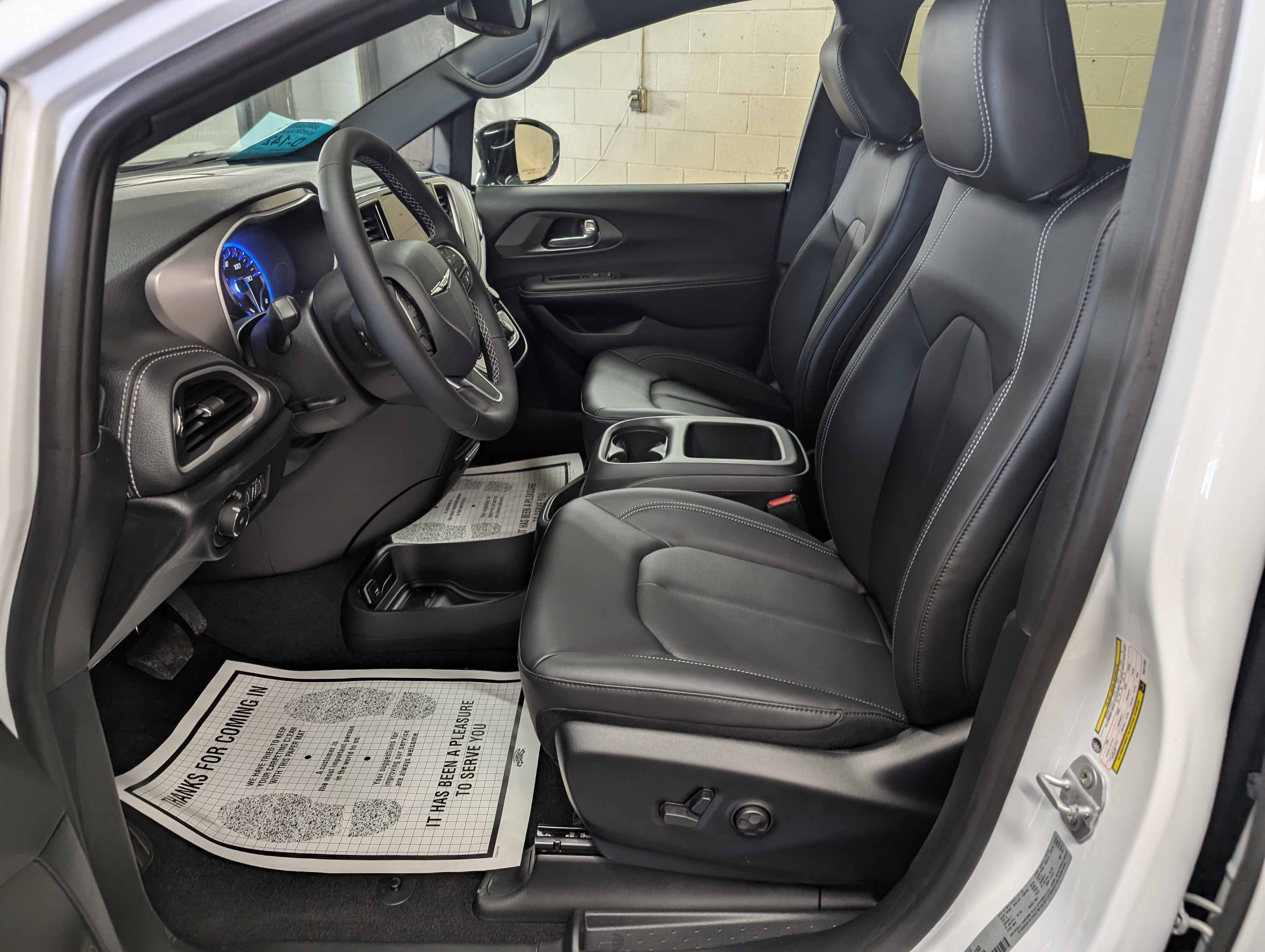 New 2026 Chrysler Pacifica Select image 13