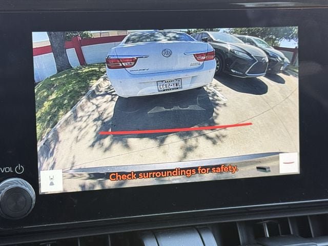 Used 2025 Toyota RAV4 XLE FWD image 18