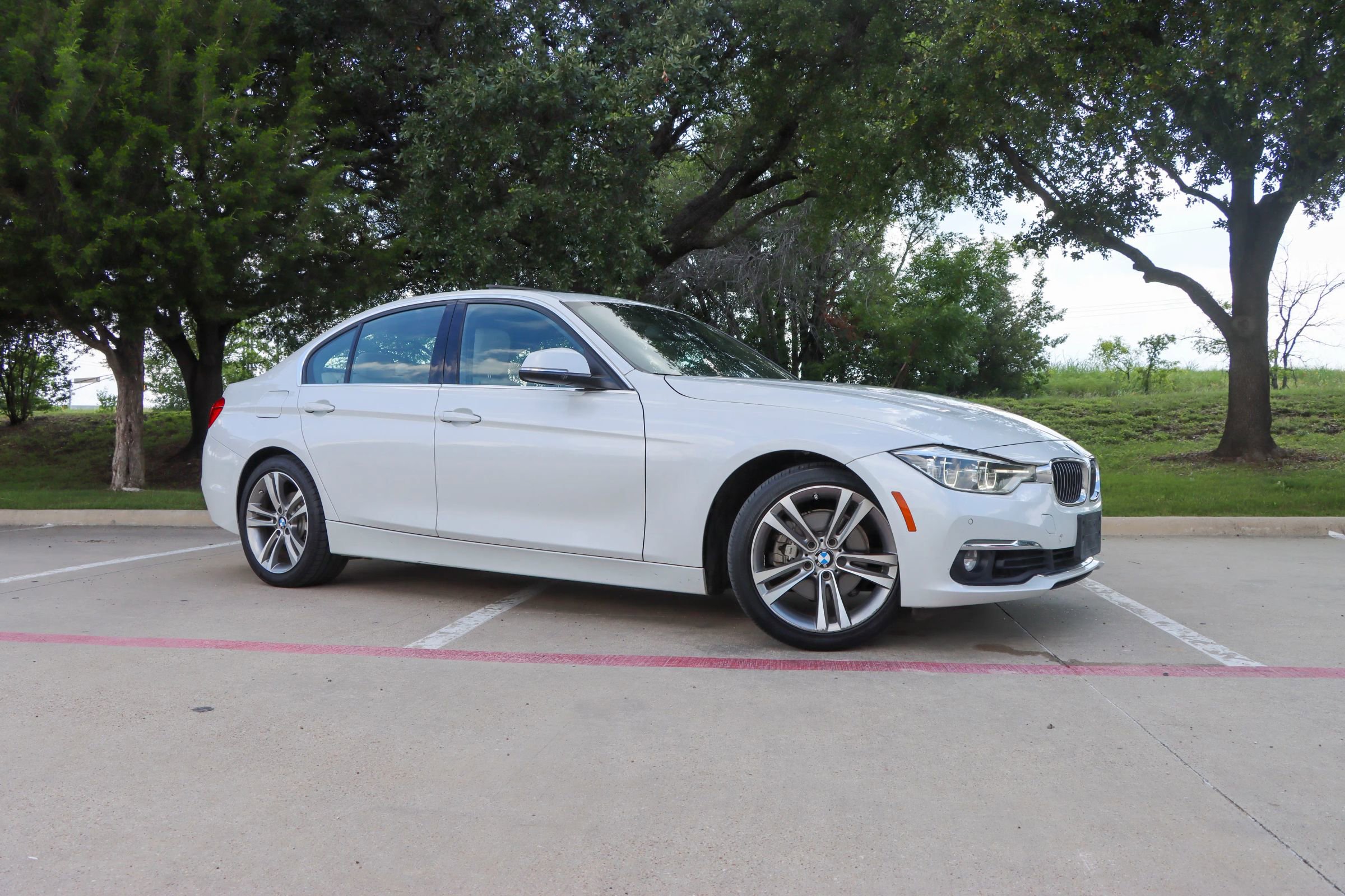Used 2016 BMW 328i Sedan RWD image 1
