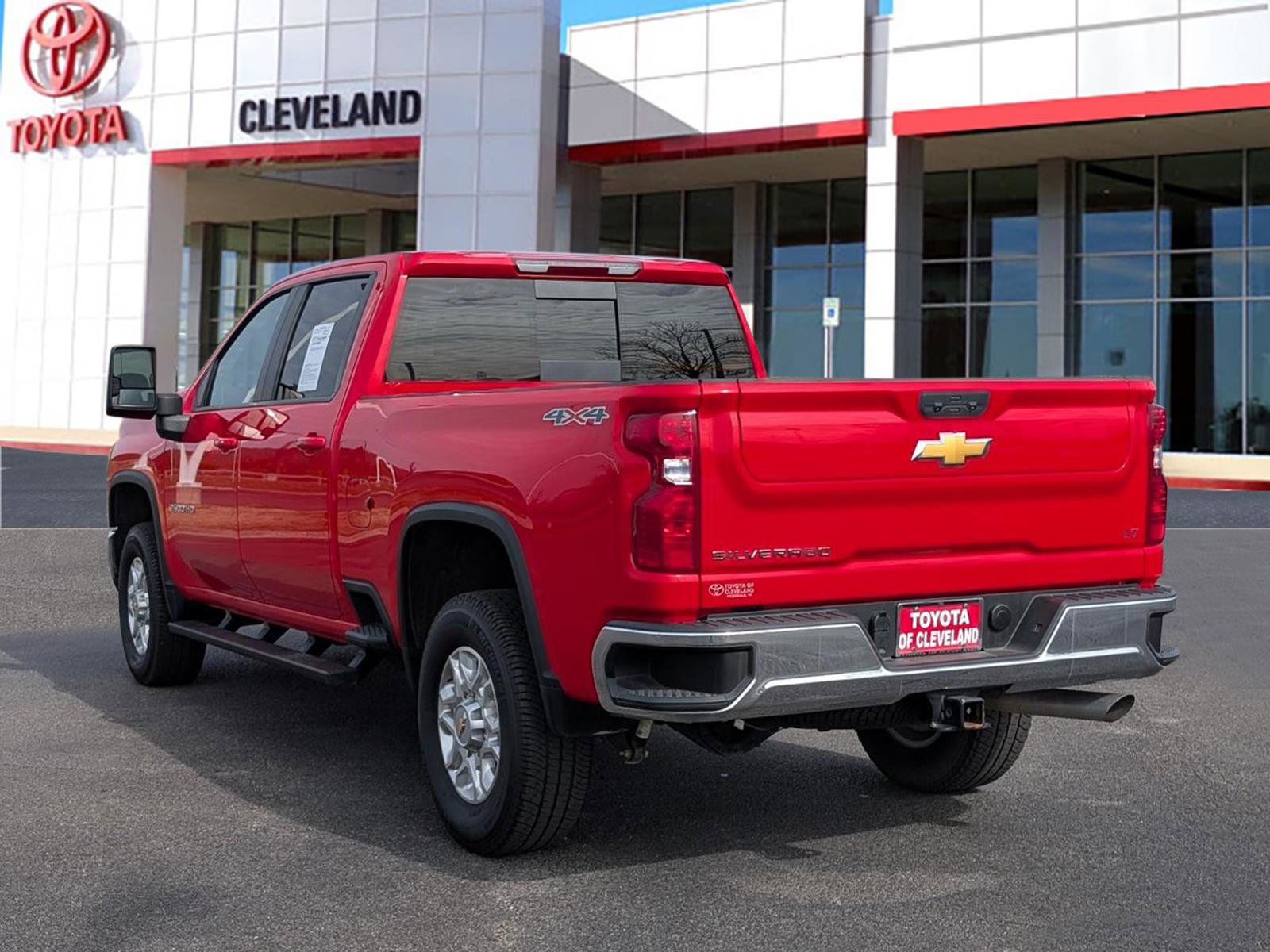 Used 2025 Chevrolet Silverado 2500 LT image 5
