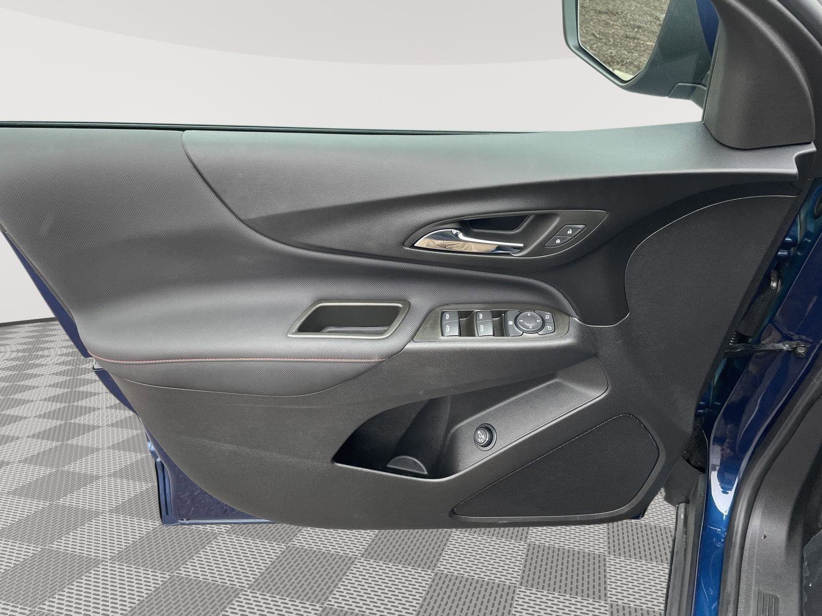 Used 2023 Chevrolet Equinox RS image 22