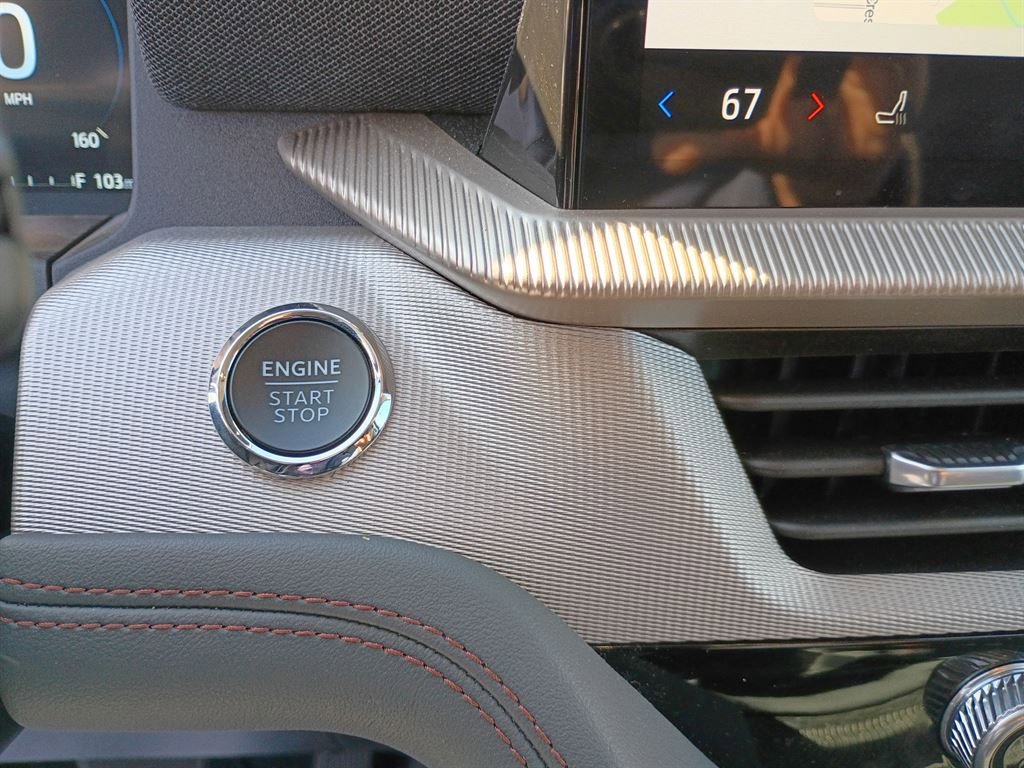 Used 2025 Ford Explorer Active RWD image 14