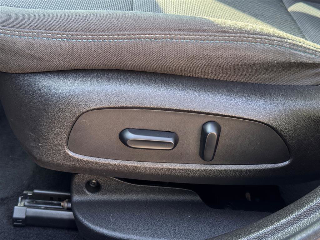 Used 2018 Chevrolet Cruze LT w/ Convenience Package image 13