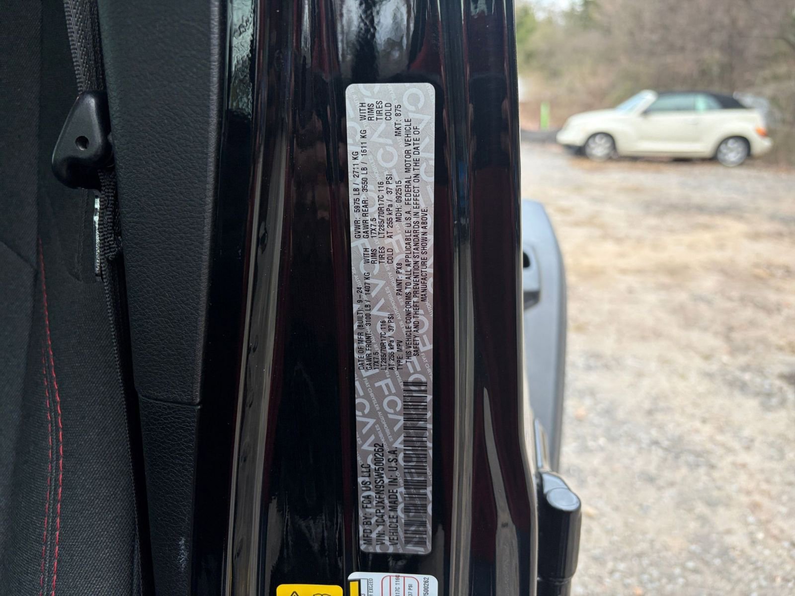 Used 2025 Jeep Wrangler Unlimited Rubicon AWD/4WD image 29