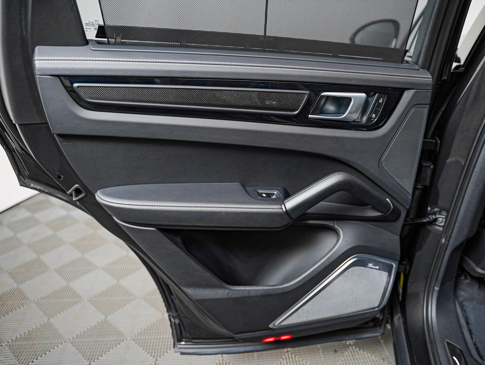 Certified 2022 Porsche Cayenne Turbo GT AWD/4WD image 28