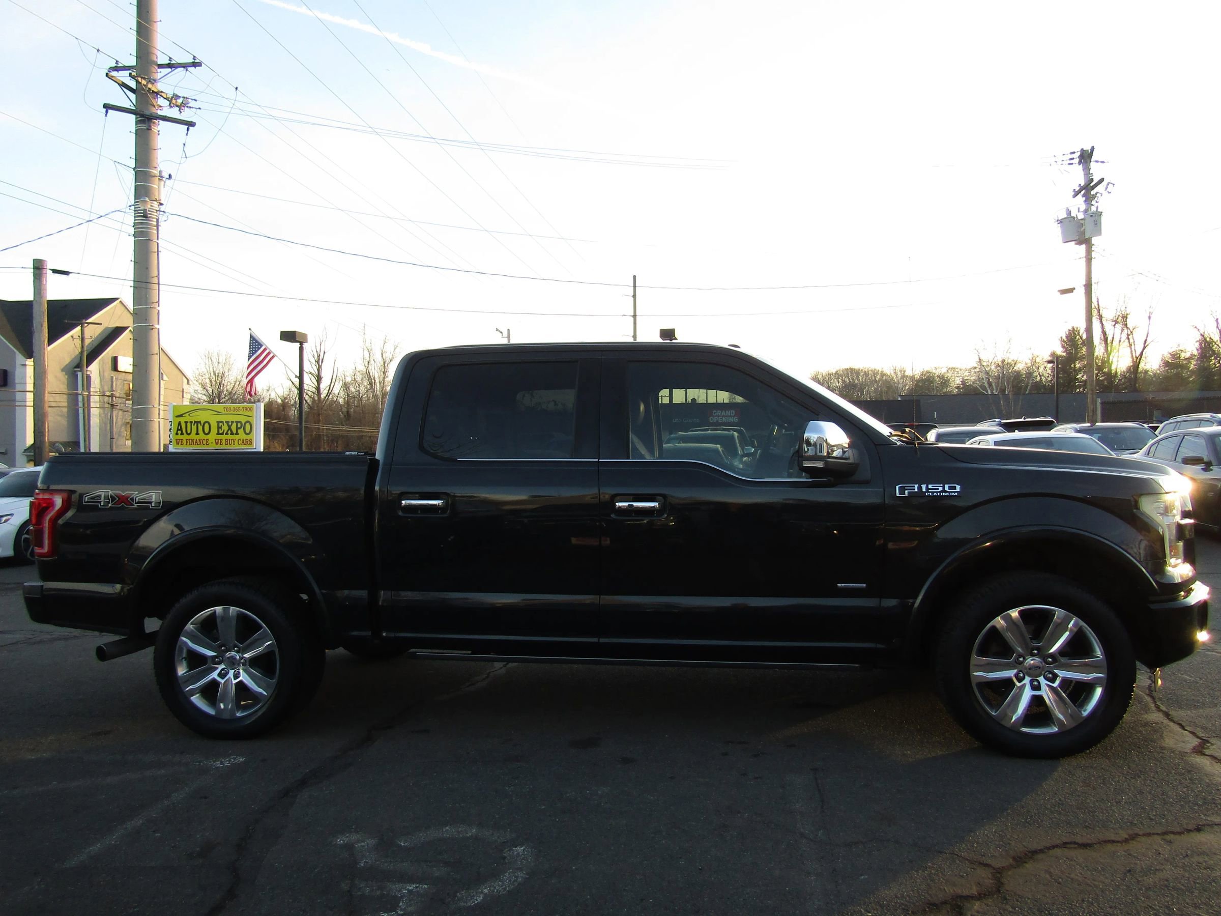 Used 2015 Ford F150 Platinum w/ Equipment Group 701A Luxury image 10