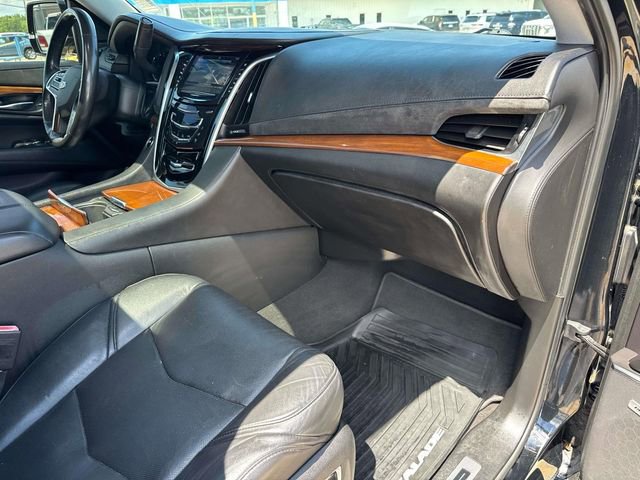 Used 2020 Cadillac Escalade Luxury RWD image 30