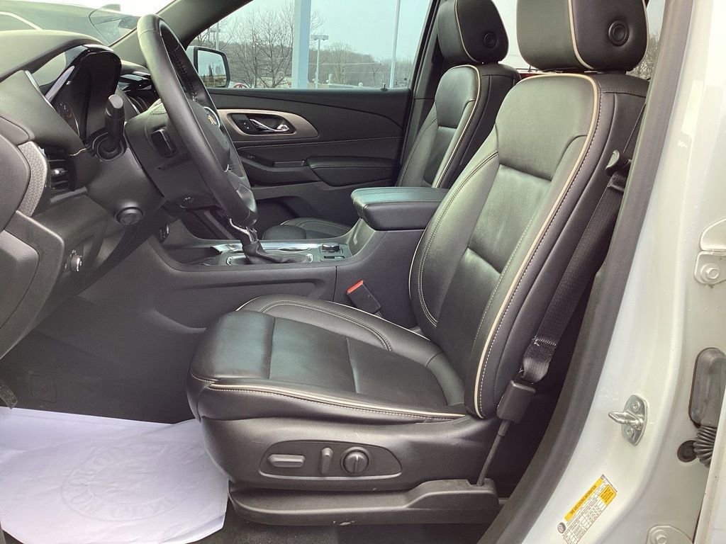 Used 2022 Chevrolet Traverse Premier image 15