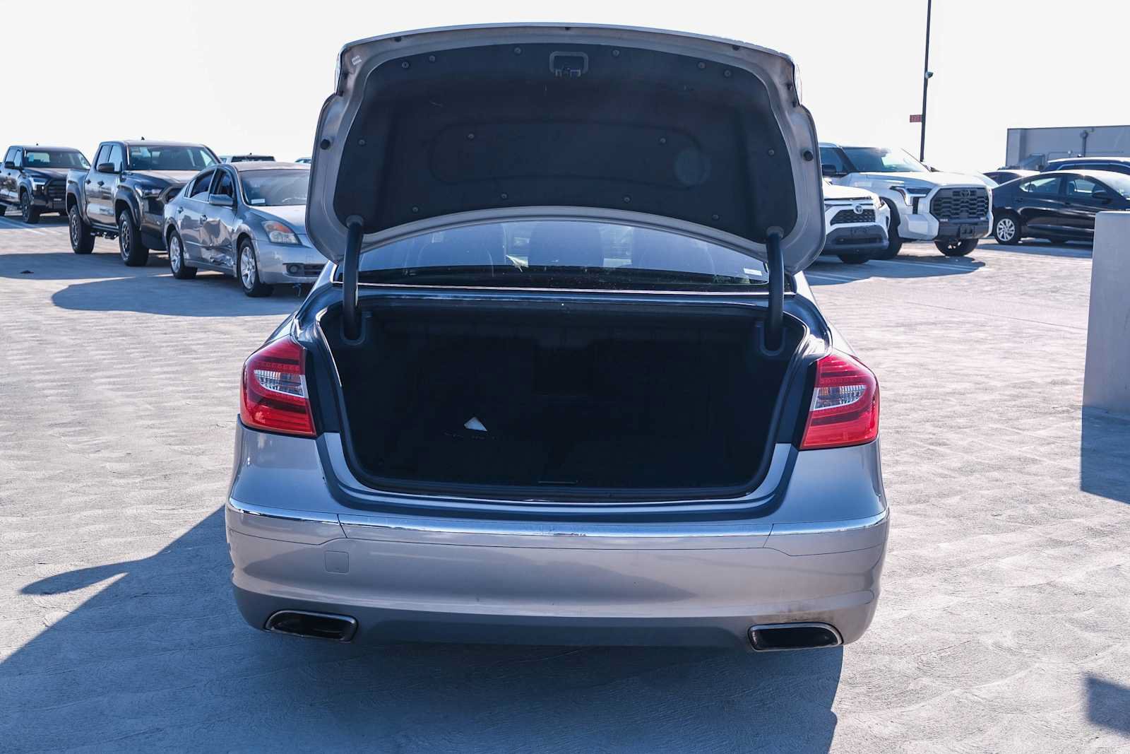Used 2013 Hyundai Genesis 3.8 RWD image 26